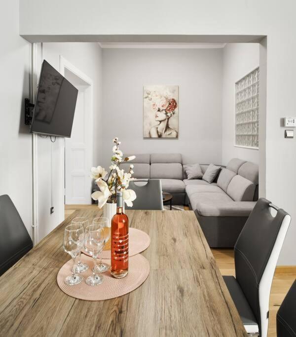 City Twenty 2Bdr Apartment By Irundo Zagreb Exterior foto